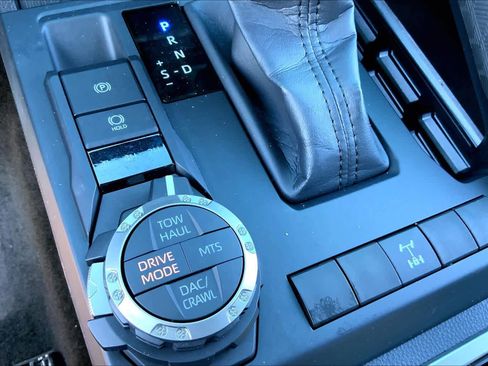 Used 2025 Toyota Tacoma TRD Off-Road image 31