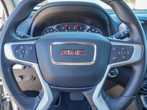Used 2024 GMC Terrain SLE image 12