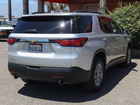Used 2022 Chevrolet Traverse LT image 9