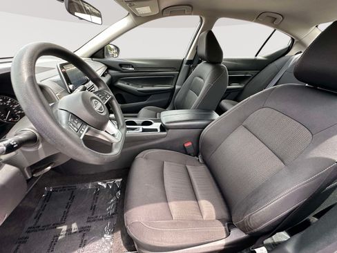 Used 2024 Nissan Altima 2.5 SV FWD image 23