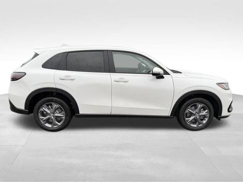 New 2026 Honda HR-V LX image 9