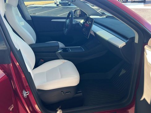 Used 2024 Tesla Model Y Long Range image 13
