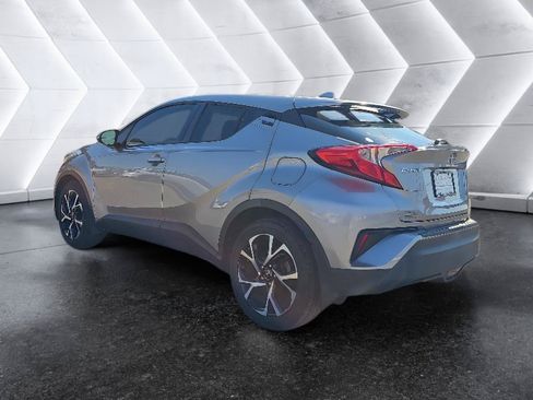 Used 2018 Toyota C-HR XLE FWD image 5