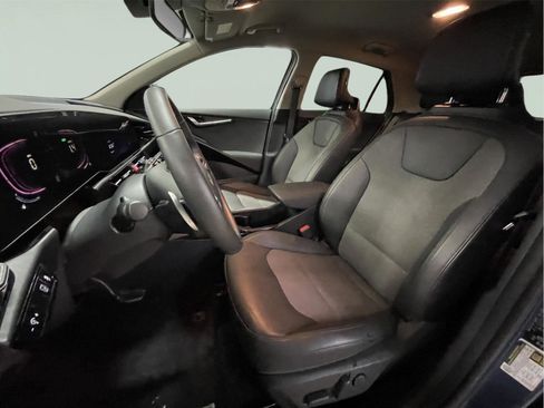 Used 2025 Kia Niro EX image 13