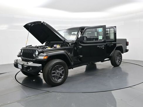 New 2025 Jeep Gladiator Sport image 27