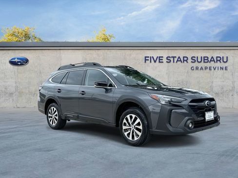 Used 2025 Subaru Outback Premium AWD/4WD image 1