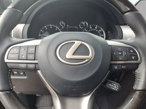 Certified 2023 Lexus GX 460 Premium w/ Premium Plus Package image 9