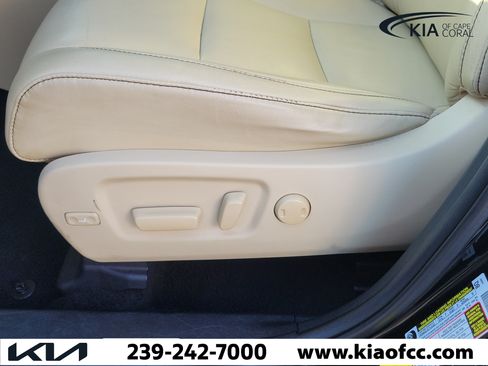 Used 2019 Toyota Highlander XLE FWD image 26