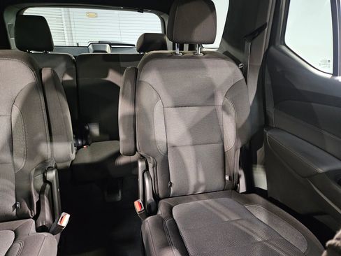 Used 2023 Chevrolet Traverse LT FWD image 14