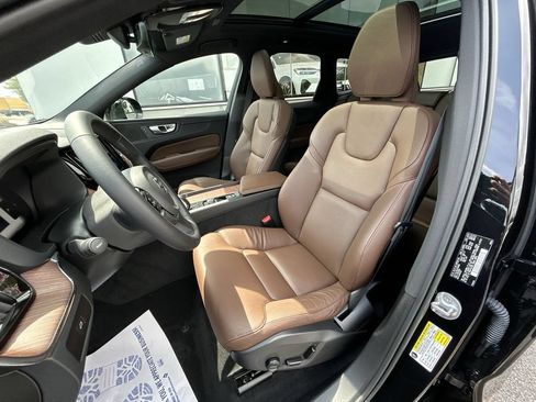 Certified 2023 Volvo XC60 B5 Plus w/ Climate Package AWD/4WD image 15