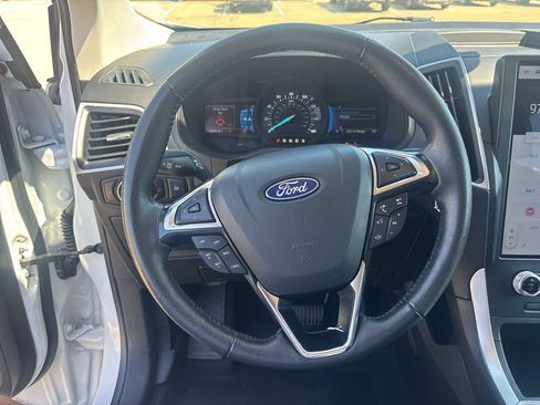 Used 2024 Ford Edge SEL AWD/4WD image 13