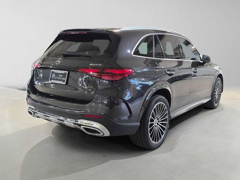 Used 2024 Mercedes-Benz GLC 300 4MATIC image 3