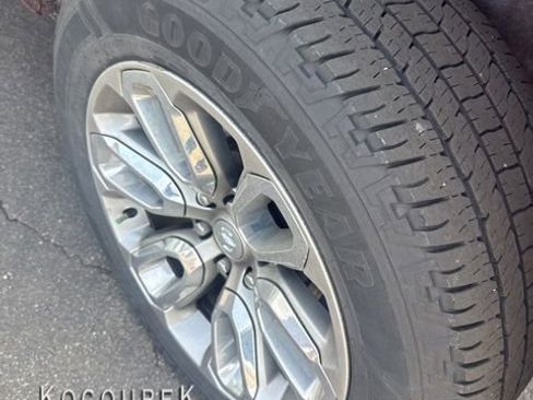 Used 2020 RAM 1500 Laramie w/ Sport Appearance Package AWD/4WD image 3