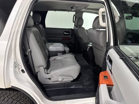 Used 2018 Toyota Sequoia Platinum AWD/4WD image 25
