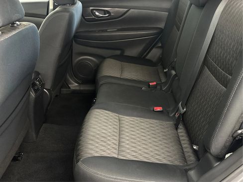 Used 2018 Nissan Rogue SV AWD/4WD image 14