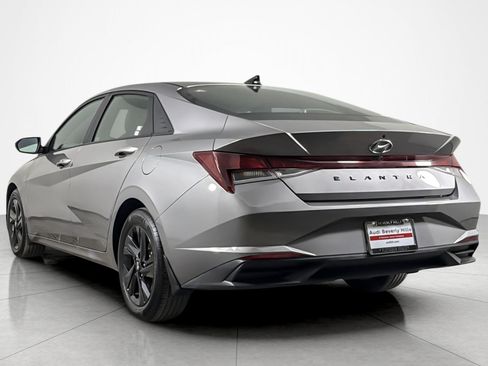 Used 2023 Hyundai Elantra SEL FWD image 3