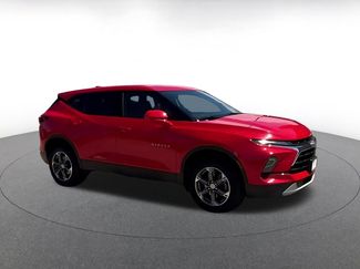 Used 2025 Chevrolet Blazer LT FWD video 2
