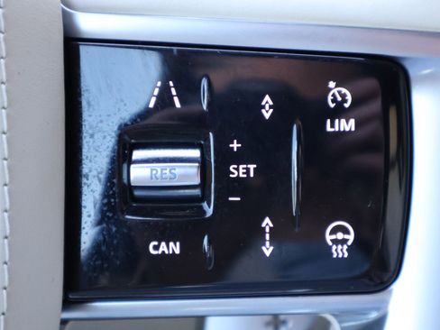 Used 2023 Land Rover Range Rover SE AWD/4WD image 15