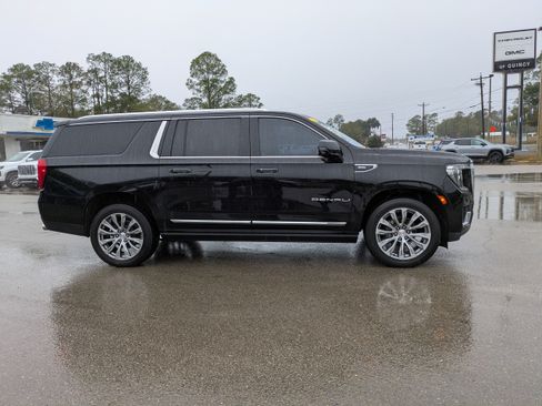 Used 2021 GMC Yukon XL Denali w/ Denali Premium Package RWD image 3