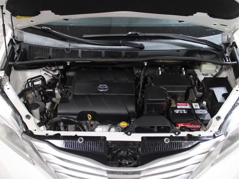 Used 2015 Toyota Sienna Limited Premium w/ Advanced Technology Package FWD image 46
