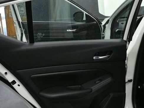Used 2021 Nissan Altima 2.5 S FWD image 18