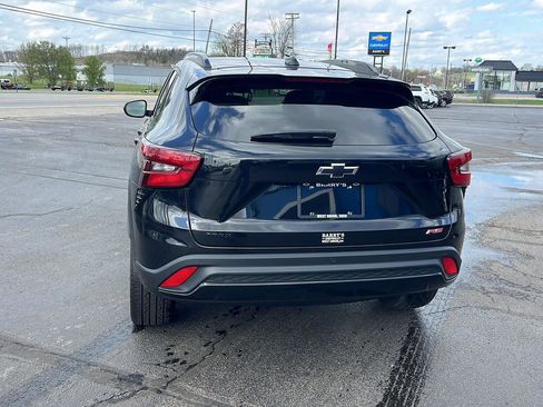Used 2024 Chevrolet Trax RS w/ Sunroof Package image 4
