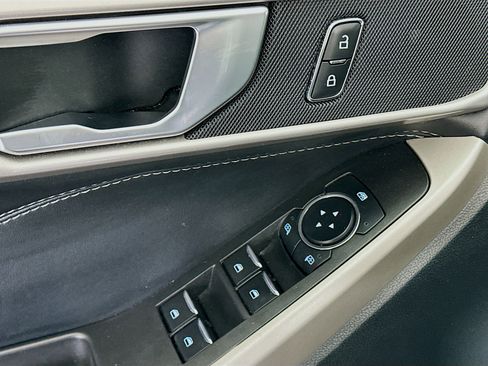 Used 2024 Ford Explorer XLT w/ Equipment Group 202A image 15