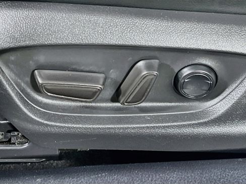 Used 2022 Toyota Camry SE w/ Audio Upgrade Package FWD image 16