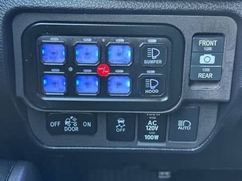 Used 2022 Toyota Tacoma TRD Off-Road w/ Technology Package image 28