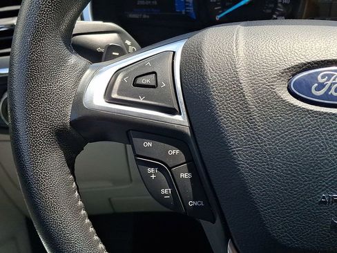 Used 2018 Ford Edge Titanium FWD image 20