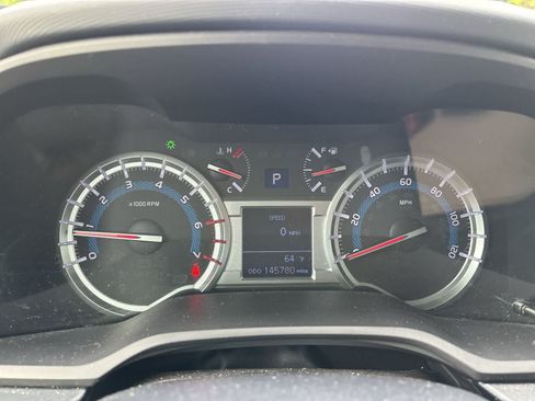 Used 2014 Toyota 4Runner SR5 AWD/4WD image 12