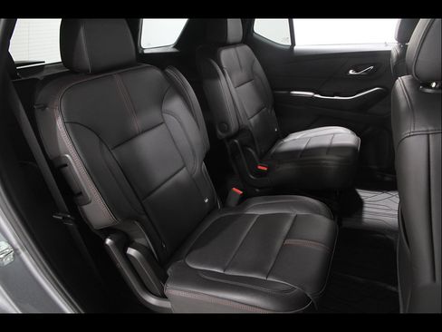 Certified 2023 Chevrolet Traverse RS w/ LPO, Floor Liner Package AWD/4WD image 19