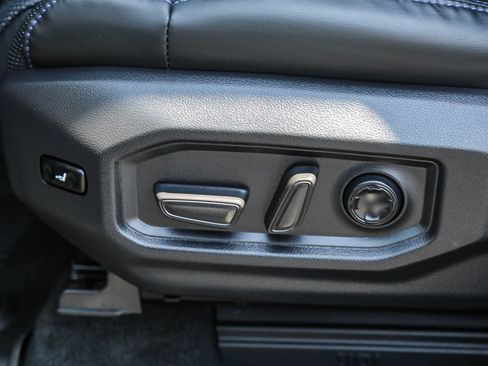 Used 2024 Toyota Tundra Platinum AWD/4WD image 29