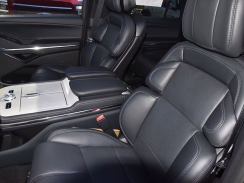 New 2025 Lincoln Navigator Reserve w/ Jet Appearance Package image 36