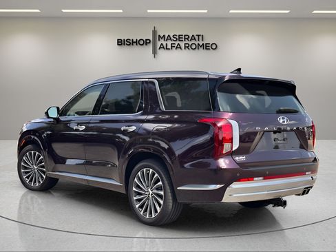 Used 2024 Hyundai Palisade Calligraphy FWD image 3