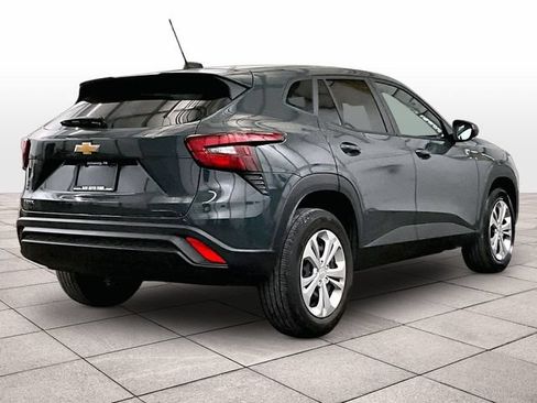 Used 2026 Chevrolet Trax LS FWD image 11