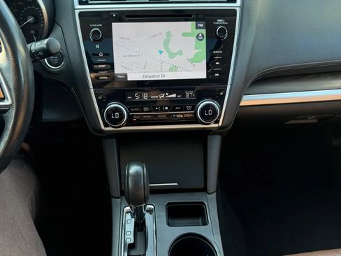 Used 2018 Subaru Outback 3.6R Touring AWD/4WD image 28