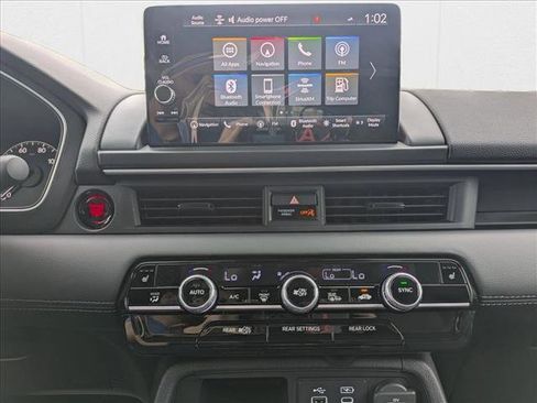 New 2025 Honda Pilot Touring image 12