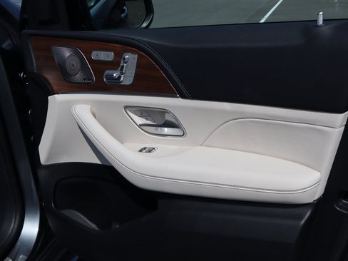 New 2026 Mercedes-Benz GLS 450 4MATIC image 7