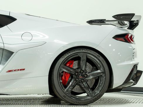Used 2023 Chevrolet Corvette Z06 w/ Z07 Performance Package RWD image 21