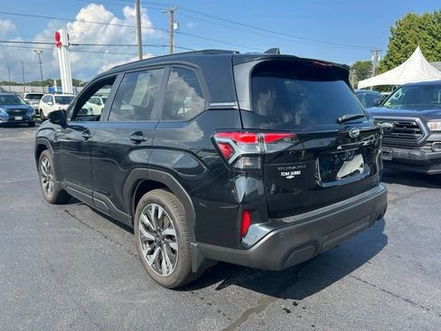 Used 2025 Subaru Forester Touring AWD/4WD image 7