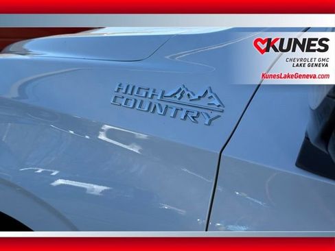 New 2026 Chevrolet Suburban High Country AWD/4WD image 7