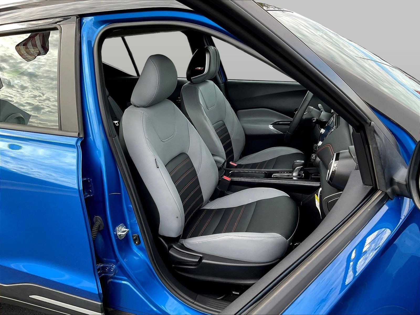 Certified 2024 Nissan Kicks SR w/ SR Premium Package FWD image 31