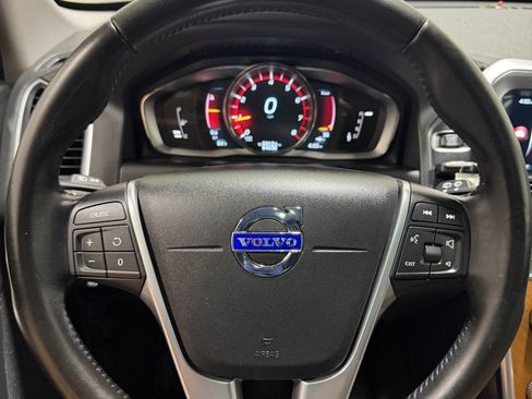 Used 2016 Volvo XC60 T5 Premier w/ Proximity Package AWD/4WD image 15