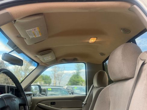 Used 2006 GMC Sierra 2500 W/T RWD image 89