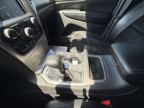 Used 2017 Jeep Grand Cherokee Altitude image 21