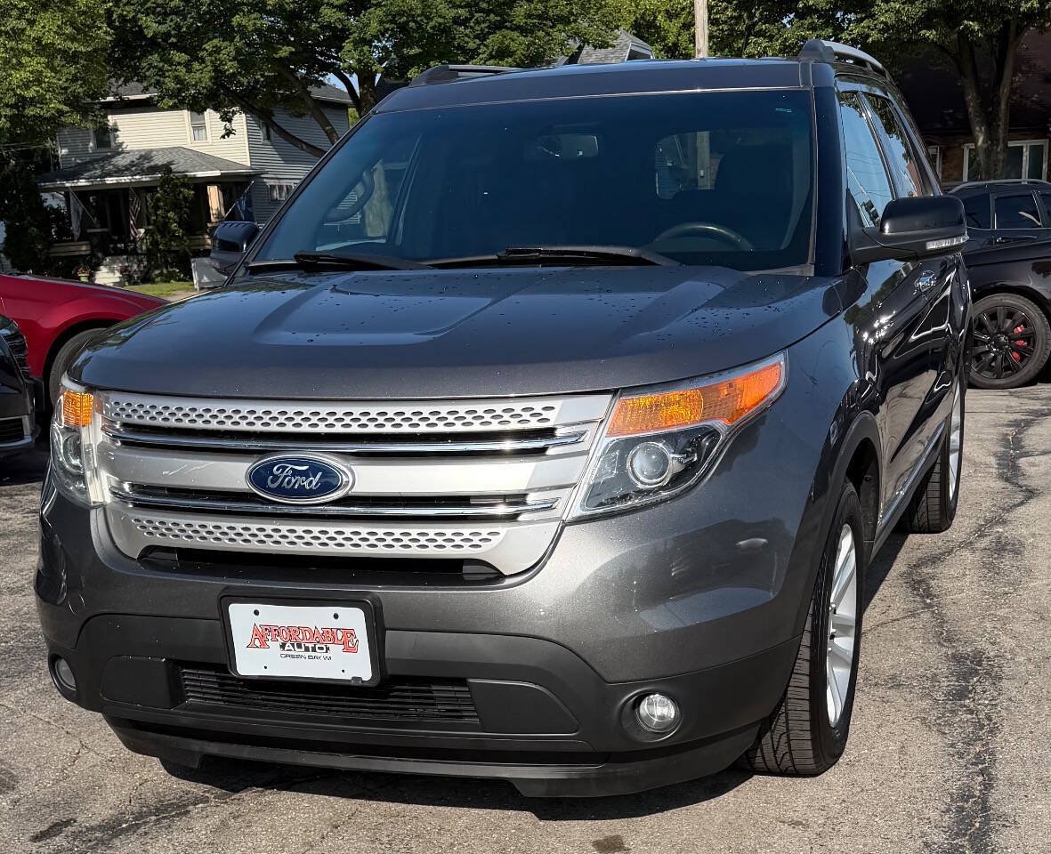Used 2014 Ford Explorer XLT w/ Equipment Group 202A FWD image 4