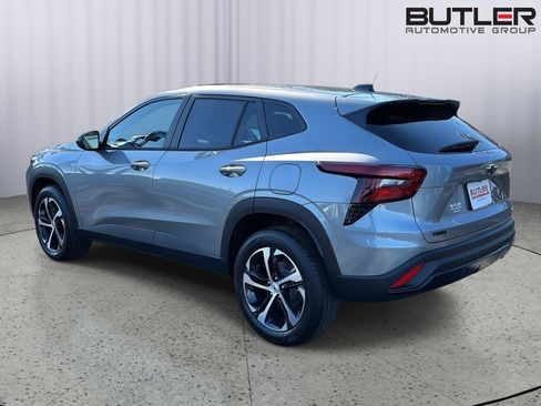 New 2026 Chevrolet Trax RS w/ Sunroof Package image 3