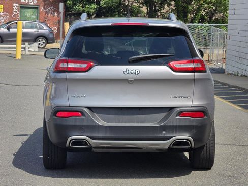 Used 2017 Jeep Cherokee Limited AWD/4WD image 7