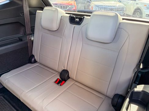 Used 2021 Volkswagen Tiguan SE R-Line image 35